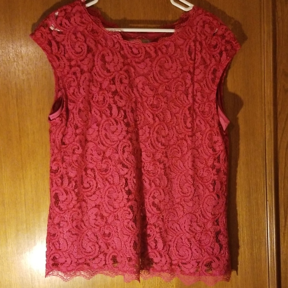 Clinton Kelly lace overlay top